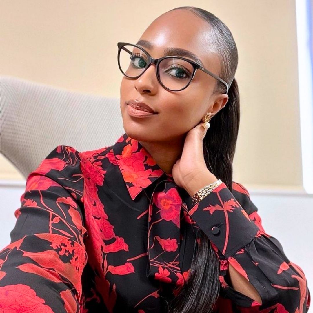 sleek ponytail corporate hairstyle for black ladies