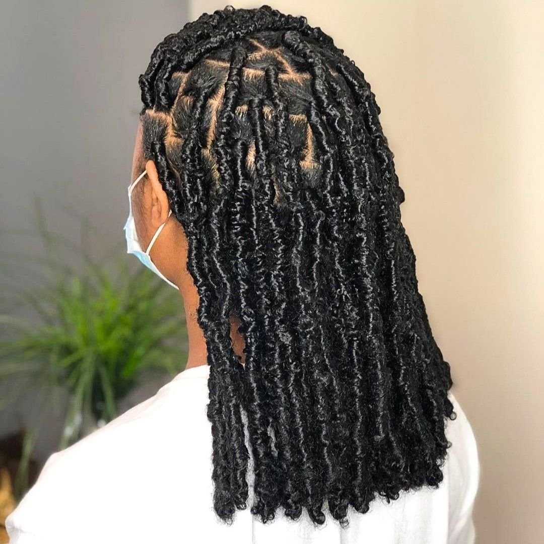 shoulder length soft locs on black girls