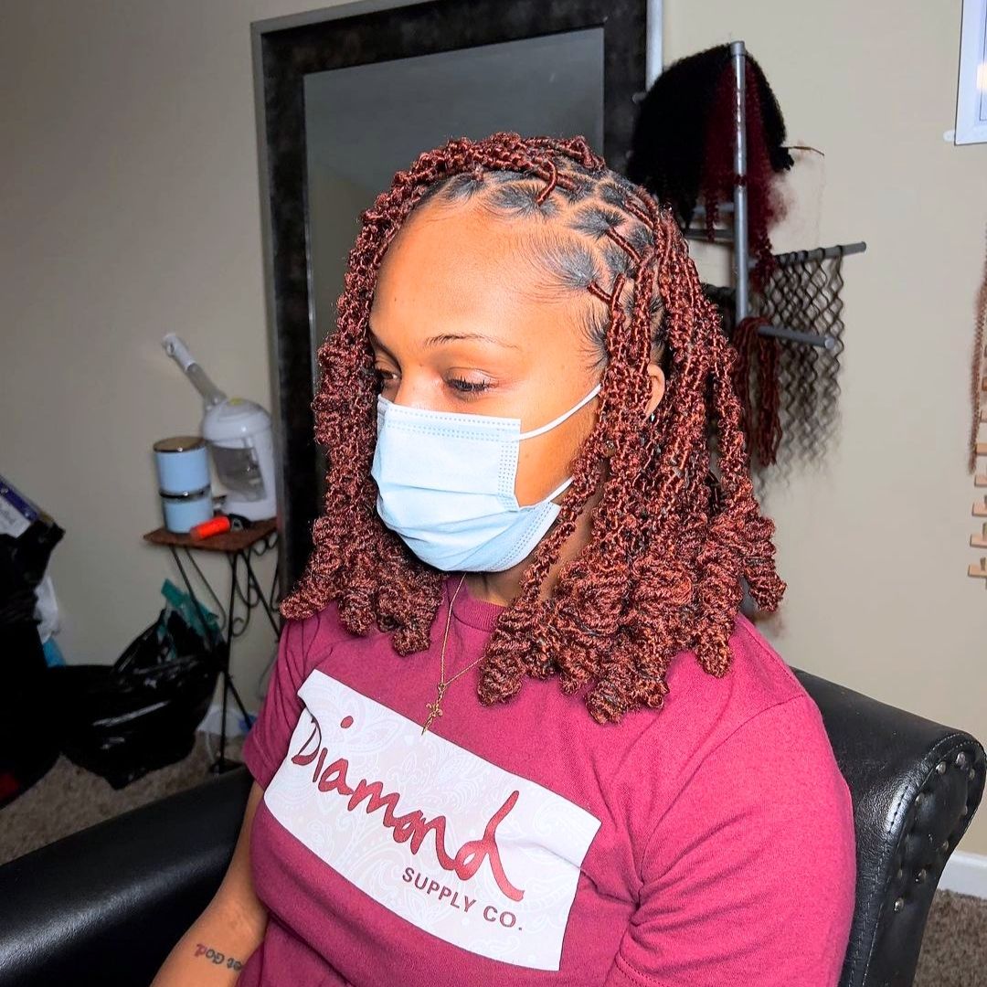 faux locs hairstyle for brown women