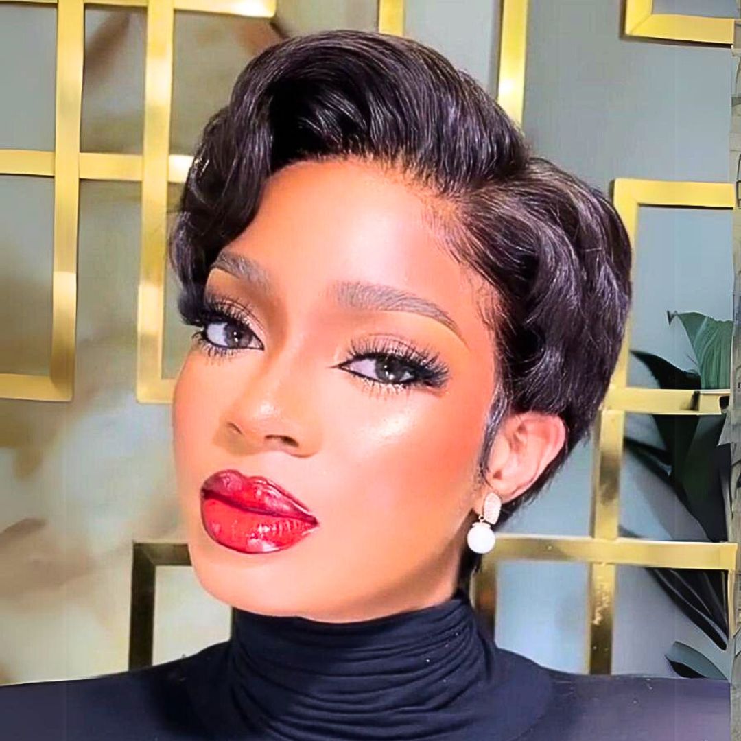 Low maintennace pixie cut on women