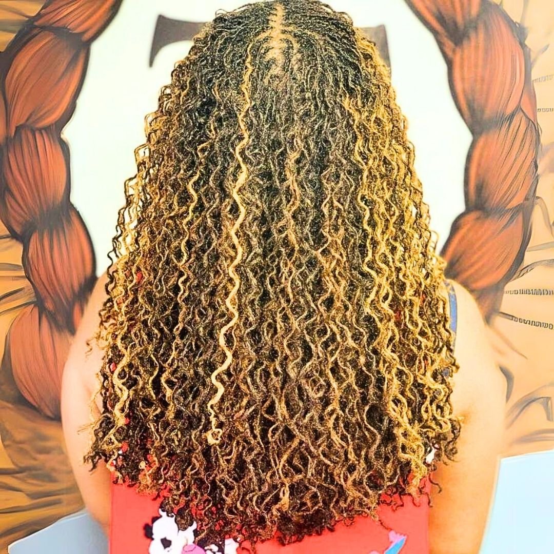 wavy fauxlocs hairstyle