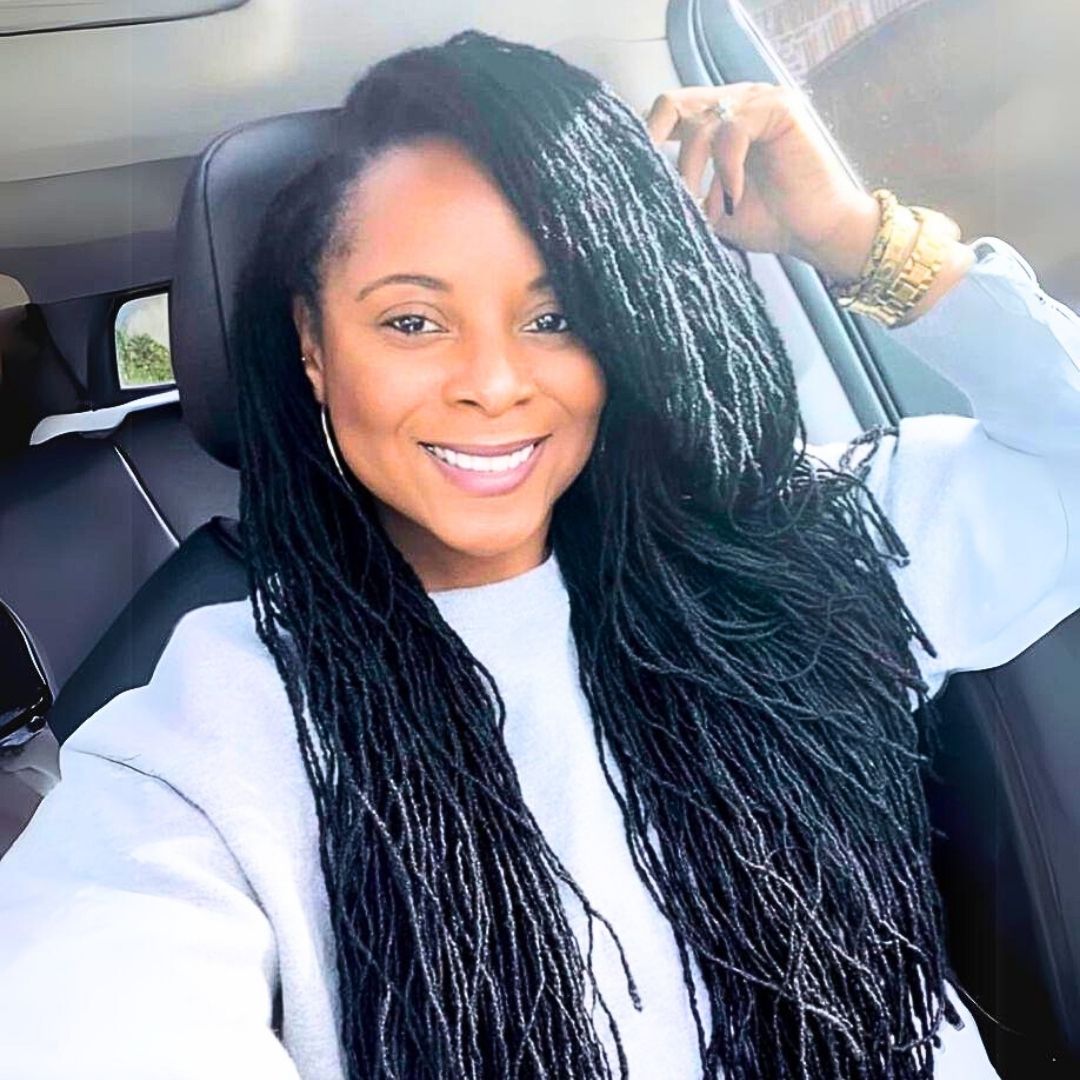long sisterlocs hairstyle for women